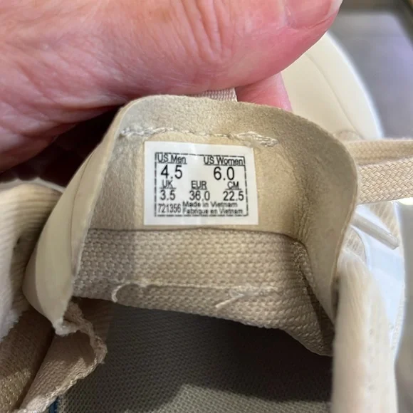 Vans Lightweight Cream Sneakers EUC - Picture 7 of 7